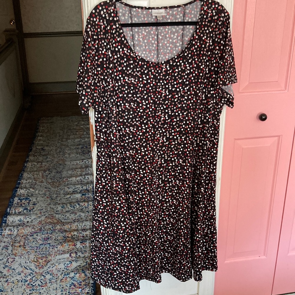 Fit and flare dress.  Avenue size 22/24